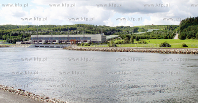 Elektrownia Wodna Zarnowiec S.A. w Czymanowie
2004
Fot....