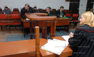 Przed slupskim Sadem Okregowym zakonczyla sie sprawa...