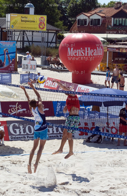 Ustka
Na plazy wschodniej w Ustce rozpoczal  sie w...