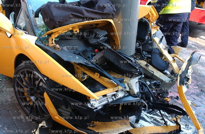 Sopot. Al Niepodleglosci 780. Samochod Lamborgini z...