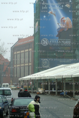 Katownia w Gdansku z reklama wydawnictwa Stella Maris.29.11.2002fot....