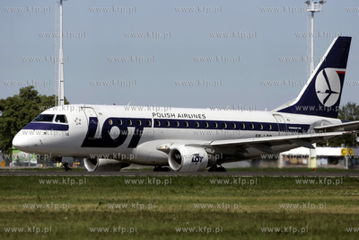 Lotnisko im. Lecha Walesy w Gdansku Rebiechowie. Samolot...