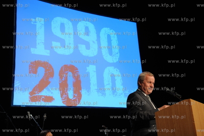 20 lat gdanskiej samorzadnosci. Uroczystosc w Teatrze...