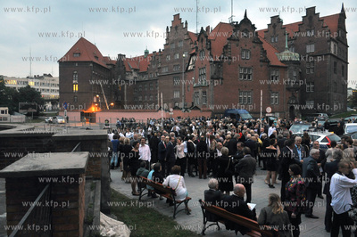 Otwarcie Teatru Szekspirowskiego w Gdansku. Po ogloszeniu...