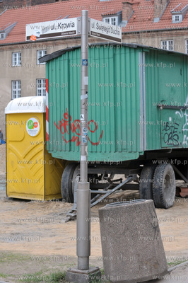 Prace przy budowie skweru na terenie Law Miesnych pomiedzy...