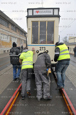 Gdansk - Zajezdnia Tramwajowa Wrzeszcz. Rozladunek...