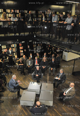 Arena Idei debata w bibliotece Europejskiego Centrum...