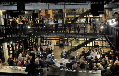 Arena Idei debata w bibliotece Europejskiego Centrum...