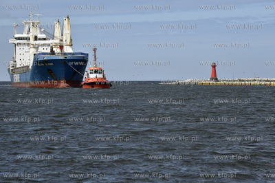 Gdańsk. Nowy Port.  Martwa Wisła. Kanał portowy...
