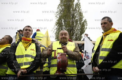 Gdansk. Demonstracja ponad 3 tys. zwiazkowcow z Grupy...