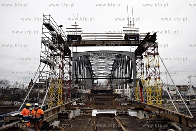 Gdansk. Remont Zoltego Wiaduktu. Prace prowadzi firma...