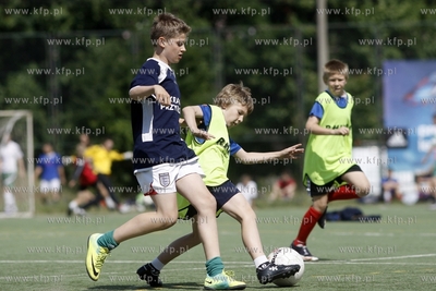 Gdansk Zaspa. Pilkarski turniej dzikich druzyn Do przerwy...