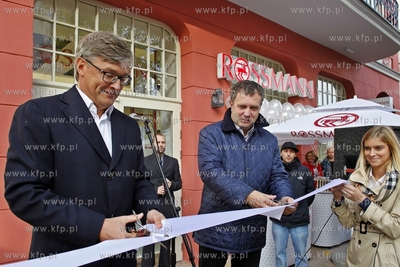 Otwarcie sklepow H&M i Rossmann na ul. Bohaterow Monte...