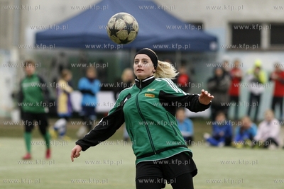 Gdansk Zaspa. Pilkarski turniej dzikich druzyn Do przerwy...