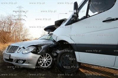 Wypadek drogowy na ulicy Uczniowskiej w Gdańsku. Zderzyły...