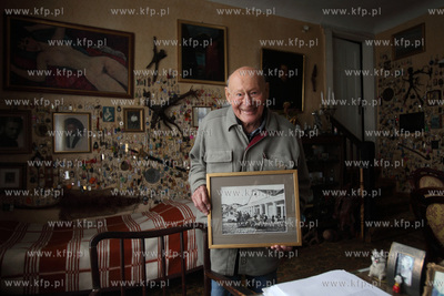 Jerzy Dybicki (ur. 19 lipca 1923 w Baranowiczach) -...