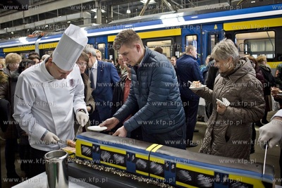 Inauguracyjny przejazd  nowym pociągiem PKP SKM, typu...