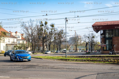 Skrzyżowanie al. Zwycięstwa z ul. Hallera przy Operze...