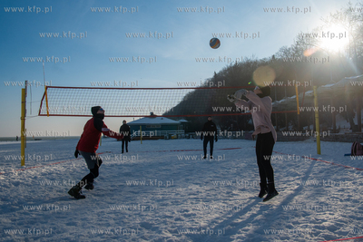 Zimowa Gdynia. Siatkówka plażowa nie tylko latem....