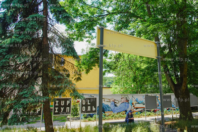 Gdańsk Wrzeszcz. Tablica na Skwerze Bohaterskiego...