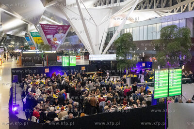 Port Lotniczy Gdańsk im. Lecha Wałęsy. Bal seniora...