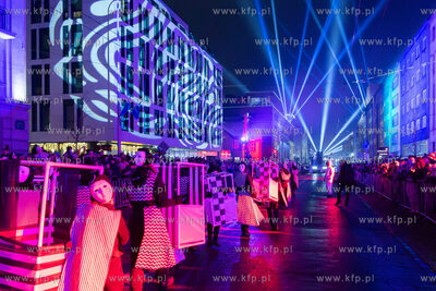 100 - lecie Gdyni. Urodzinowy spektakl uliczny GDYNIA...