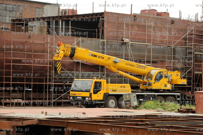 Stocznia Gdanska w niedziele. n/z dzwig 17.05.2009...