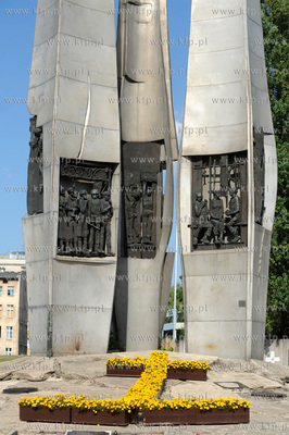 Plac Solidarnosci w Gdansku. Pomnik Poleglych Stoczniowcow,...