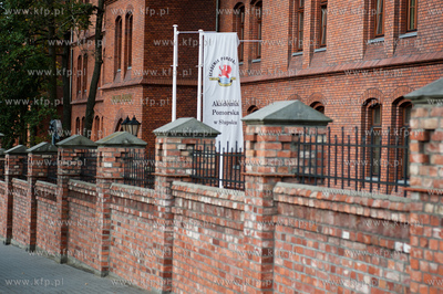Slupsk. Budynek Akademii Pomorskiej.
07.10.2011
fot....