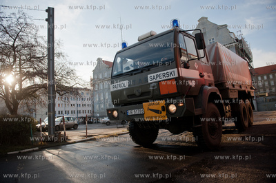 Gdansk. Saperzy wywoza pocisk mozdziezowy znaleziony...