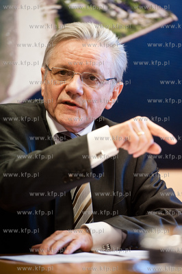 Gdansk. Protest pracownikow Portowej Strazy Pozarnej...