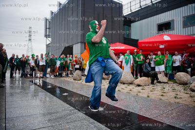 Gdansk Arena. Kibice wchodza na mecz mistrzostw Europy...