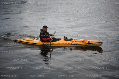 Gdansk. Nowy Port. Start samotnej wyprawy kajakowej...
