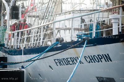 Gdynia. Nabrzeze Pomorskie. Zaglowiec Fryderyk Chopin...