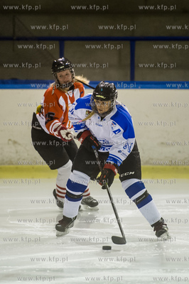 Gdańsk. Oliwa. Mała tafla Hali Olivia. Mecz inaugurujacy...