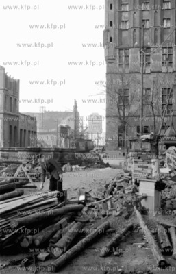 Zniszczony Gdansk po wojnie. Dluga i Dlugi Targ w oklolicach...