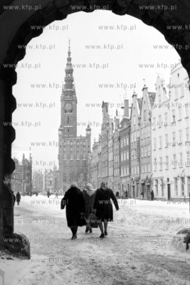 Długi Targ w Gdańsku - widok od strony Zielonej Bramy....