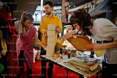 CH Medison, Przebieralnia z PRLu zorganizowana przez...