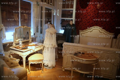 Muzeum Sopotu. Otwarcie wystawy Modna Pani u Wod (...