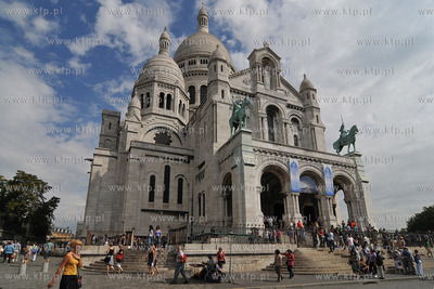 Montmartre - historyczna dzielnica Paryza polozona...