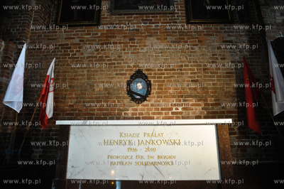 W bocznej nawie kosciola sw. Brygidy postawiony zostal...