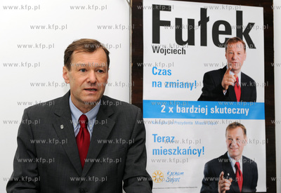 Sopot. Konferencja prasowa ruchu Kocham Sopot, na ktorej...