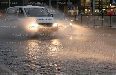 Ulewa ktora przeszla nad Gdanskiem spowodowala spore...