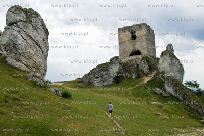 Zamek Krolewski Olsztyn kolo Czestochowy. Zbudowany...
