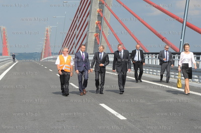 Otwarcie mostu w Kwidzynie. Nz. Premier Donald Tusk...
