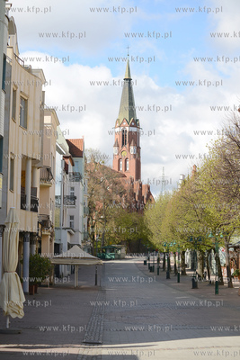 Sobota 25 kwietnia 2020 roku w Sopocie, godziny przedpołudniowe...