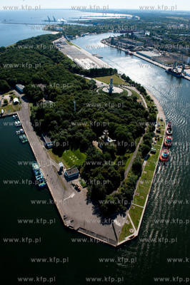 Westerplatte, oraz wejscie do Portu Gdansk, widziane...