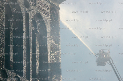 Pozar zabytkowego kosciola sw Katarzyny w Gdansku.
Nz....