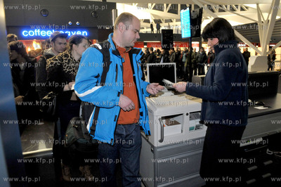 Pierwszy dzien funkcjonowania nowego terminalu T2 gdańskiego...