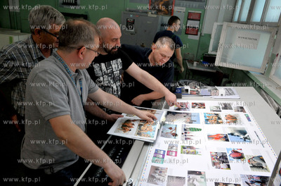 W drukarni POZKAL w Inowroclawiu rozpoczal sie druk...